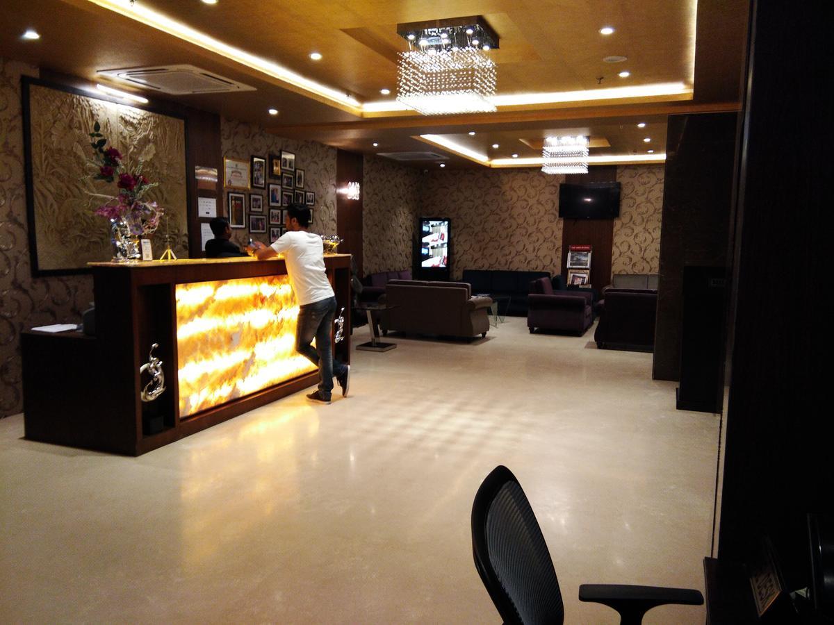 加尔各答郁锦香酒店 外观 照片